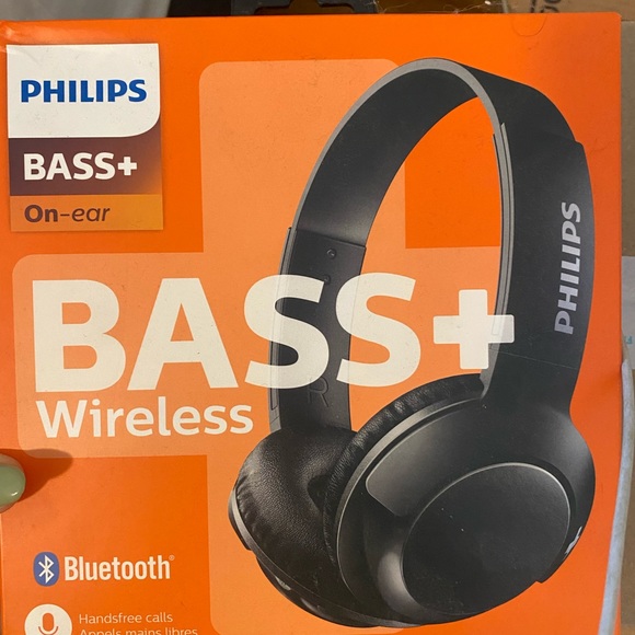 Brand new Bass+ Philips Bluetooth wireless head phones